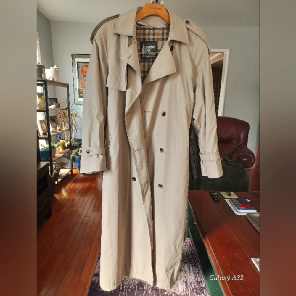 London Fog Coat - 10 Reg